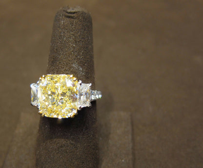 GIA FANCY YELLOW SI1 CUSHION DIAMOND RING SET TRAPEZOID ENGAMENT RING
