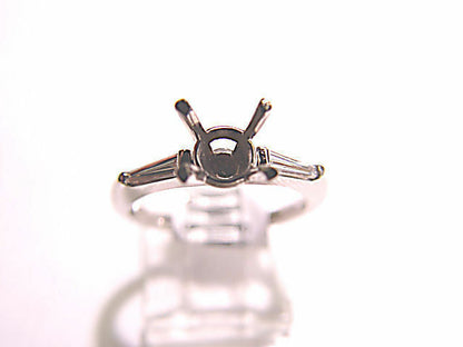 DIAMOND 2 TAPERED BAGUETTE SHAPE SETTING 4 PRONG