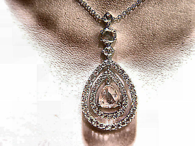 DIAMOND ROSE SHAPE AND ROUND BRILLIANT PENDANT CENTER