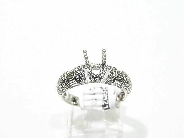 BAGUETTE ROUND BRILLIANT DIAMOND SETTING 4 PRONG