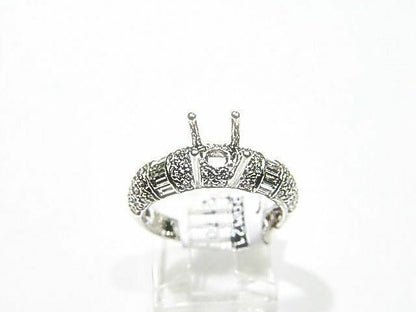 BAGUETTE ROUND BRILLIANT DIAMOND SETTING 4 PRONG