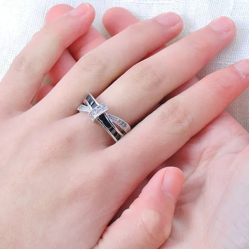 Trendy Women Rings with Brilliant Cubic Zirconia Luxury Engagement Rings Fashion