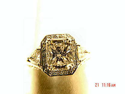 CERTIFIED RADIANT TRILLION ROUND F COLOR VS2 CLARITY DIAMOND ENGAGEMENT RING