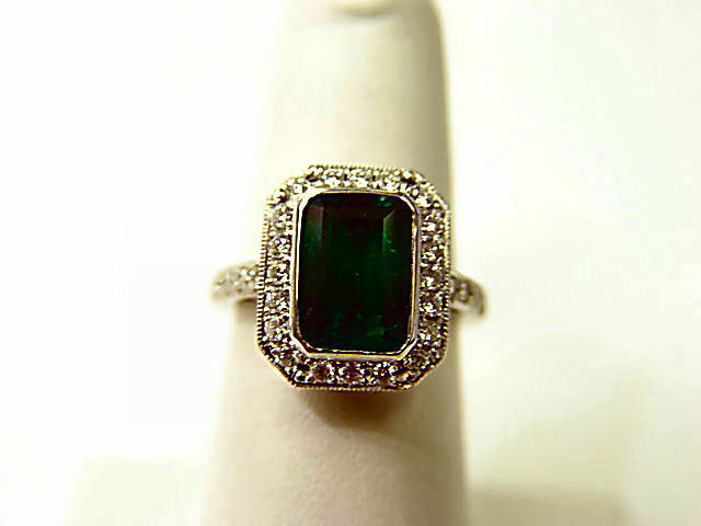 EMERALD RECTANGLE SH 10.39X7.32X4.02MM DIAMOND ROUND