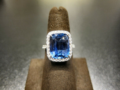 SAPPHIRE CYLON EMERALD SHAPE 12.90X10.06X4.80MM SET