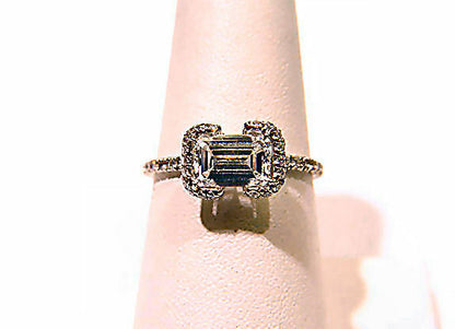 GIA CERTIFIED EMERALD D VS1 1.06 CT D61.8% T73% GIRDLEMED TO SL.THICK