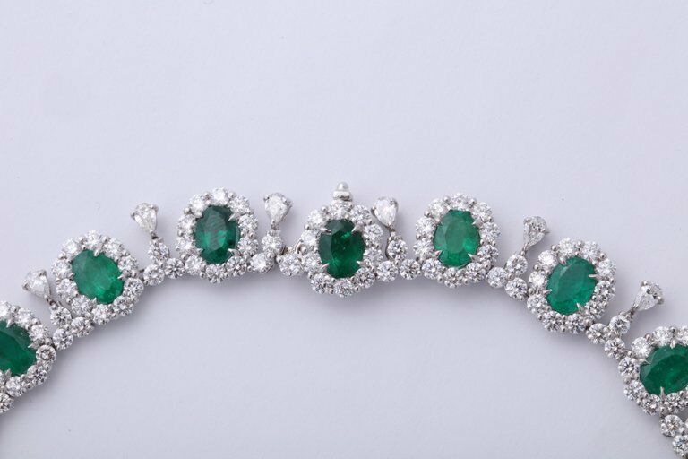 emerald and diamond necklace. 39.09 carats of fine green emerald lariette
