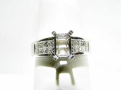 DIAMOND 16 PRINCESS SHAPE INVISIBLE SET SETTING 4 PRONG