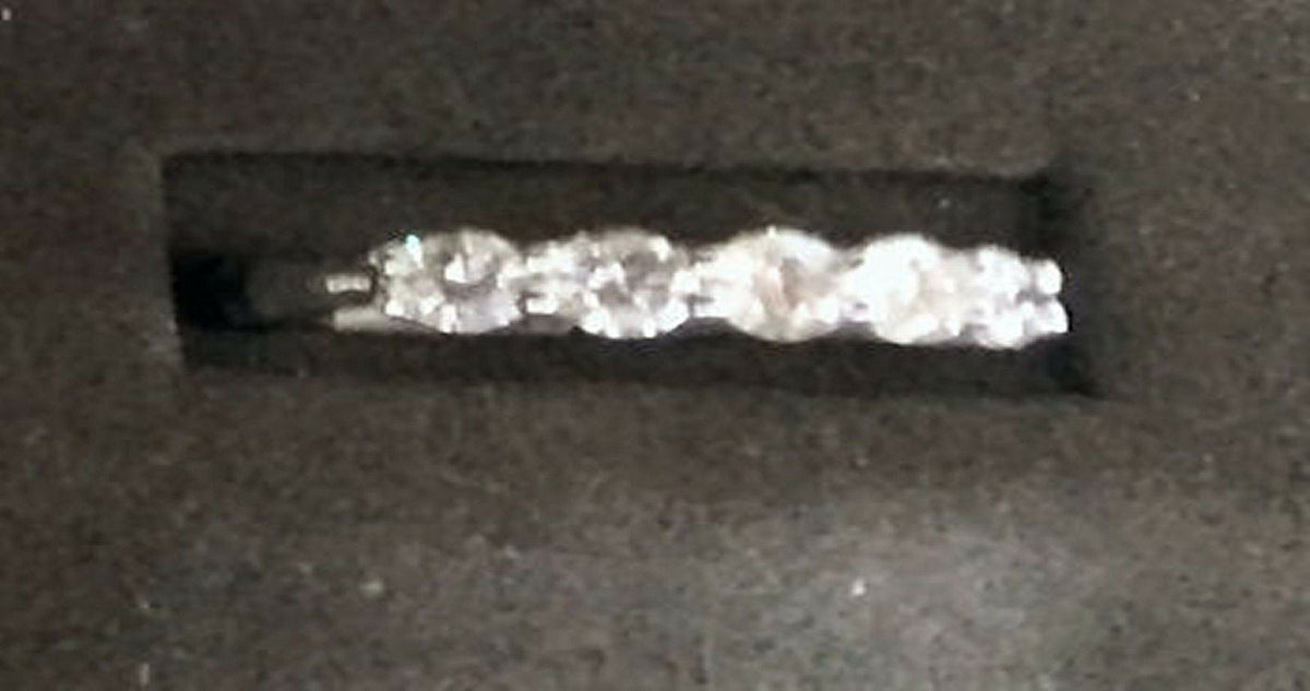 DIAMOND ROUND BRILLIANT SHAPE TOP SET DIAMOND BAND
