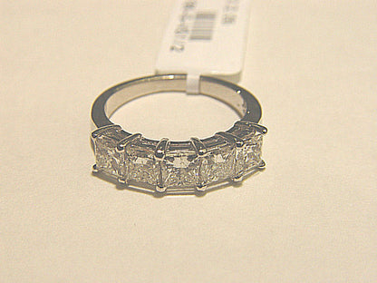 DIAMOND PRINCESS SHAPE 5 STONE COMMON PRONG SET BAND