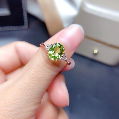 Ring Female Peridot Ring with Zircon Ring Design Sense