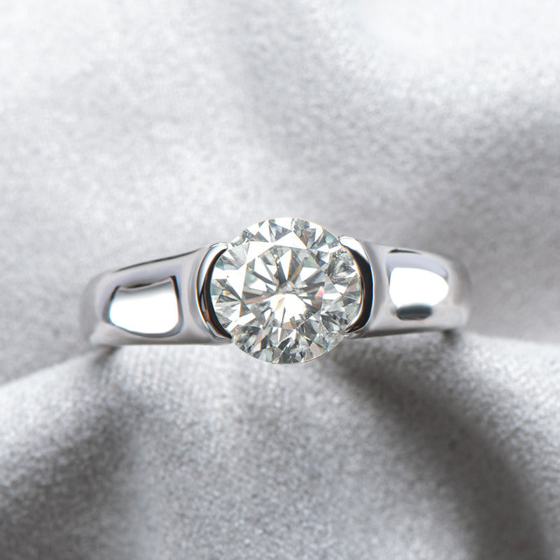 Simple Temperament Female Ring 2 Carat Moissanite Ring