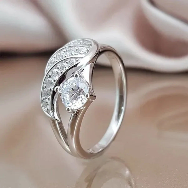 Exquisite Gold White Sapphire Angel Wings Charming Diamond Princess Ring Romanti