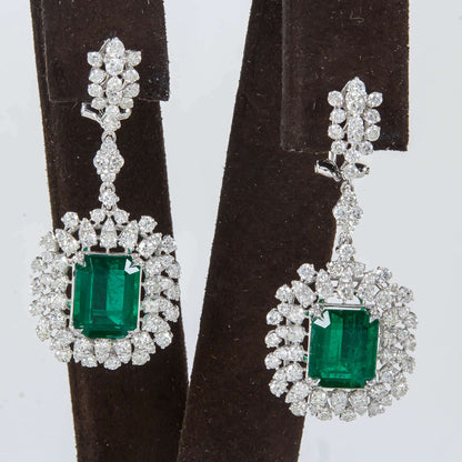 EMERALD GREEN TWO SET ROUND BRILLIANT DIAMOND EARRING