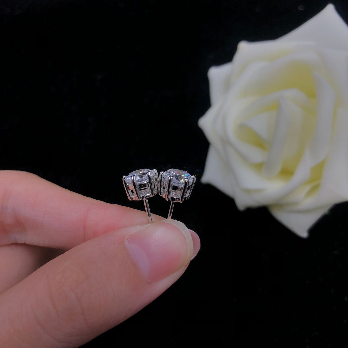 Six Nails Brilliant 0.3-2Carat/Each D Color VVS1 Moissanite Stud Earrings Solid