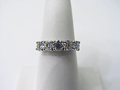 DIAMOND 5 STONE ROUND BRILLIANT SH DIAMOND BAND COMMON PRONG SET