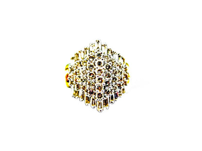 DIAMOND ROUND BRILLIANT BAGUETTE SHAPE CLUSTER PRONG