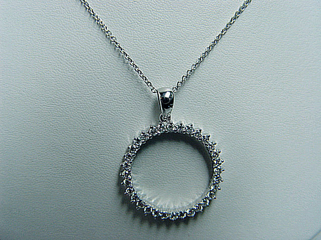 DIAMOND ROUND BR SHAPE CIRCLE PENDANT PRONG SET INCLUDED CHAIN