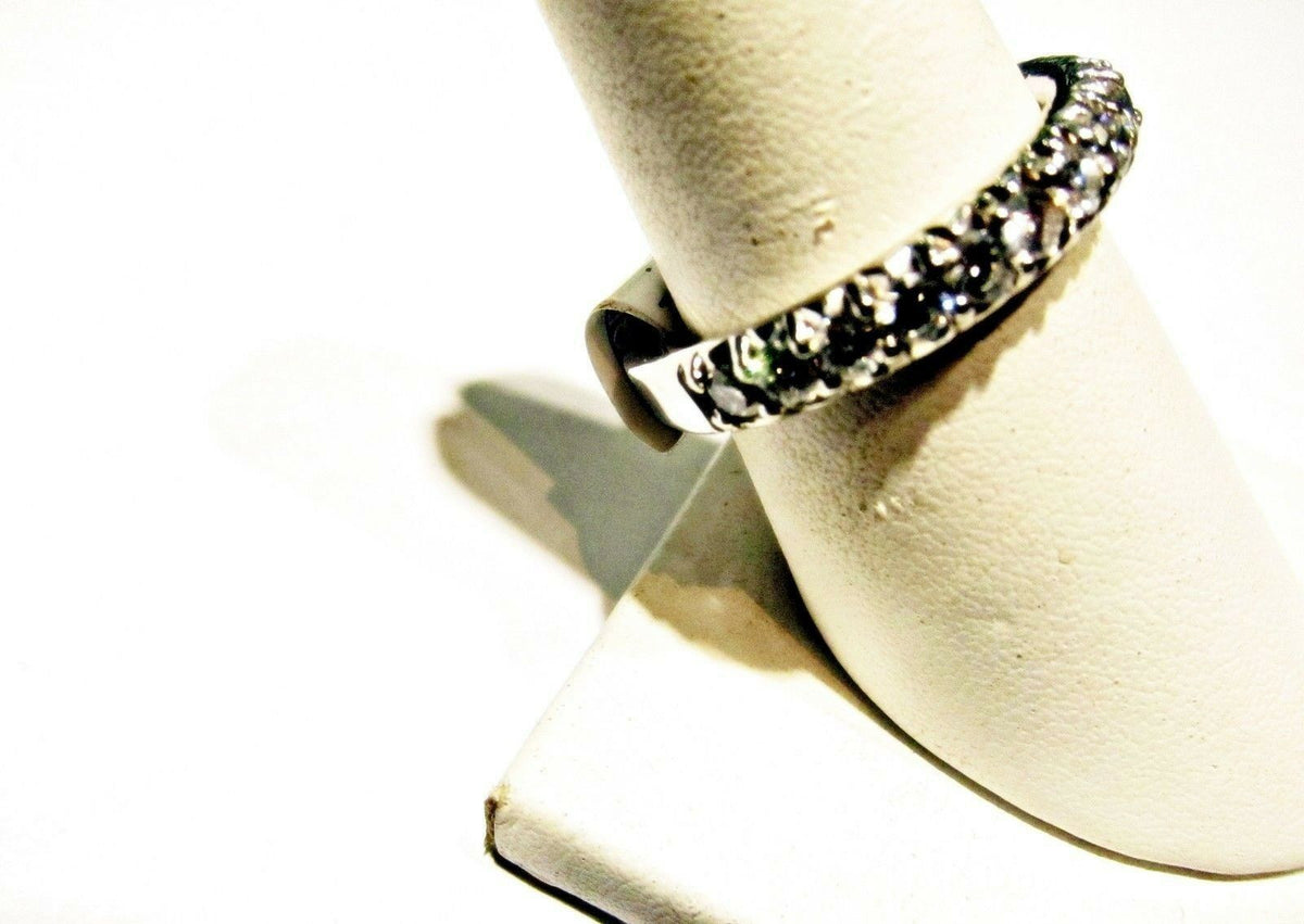 DIAMOND SIXTEEN ROUND BRILLIANT SHAPE BAND COMMON PRONG