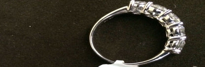 DIAMOND ROUND BRILLIANT SHAPE TOP SET DIAMOND BAND
