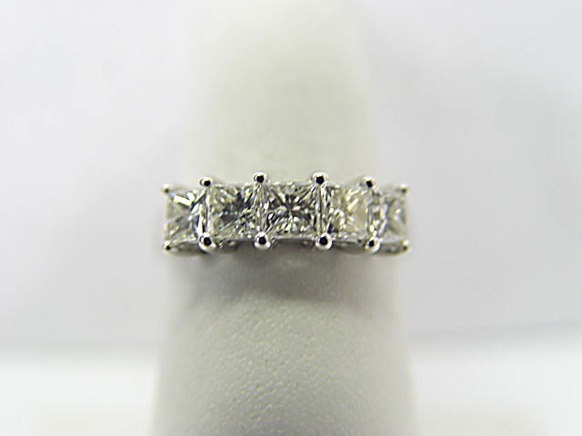 DIAMOND 5 STONE PRINCESS SHAPE COMMON PRONG SET DIAMOND