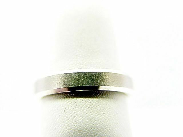14 K WHITE GOLD BRUSHED POLISHED WEDDING BAND