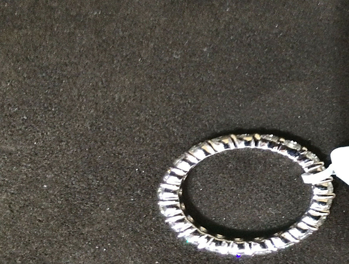 DIAMOND ROUND BRILLIANT SHAPE ETERNITY BAND PRONG SET ALL THE WAY AROUND SET