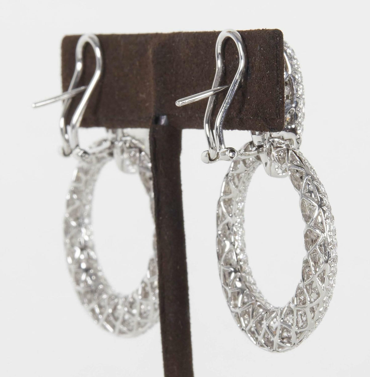ROUND BRILLIANT SHAPE DIAMOND DANGLE STYLE LINE DROP EARRING 5.22 CTTW 18 K GOLD