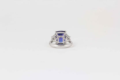 8.02 CT TANZANITE CUSHION CUT SET .75 CT TRAPEZOID TANZANITE DIAMOND RING 18 K