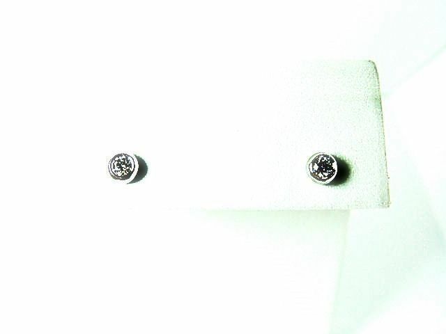 DIAMOND ROUND BR SHAPE STUD EARRING BEZEL SET