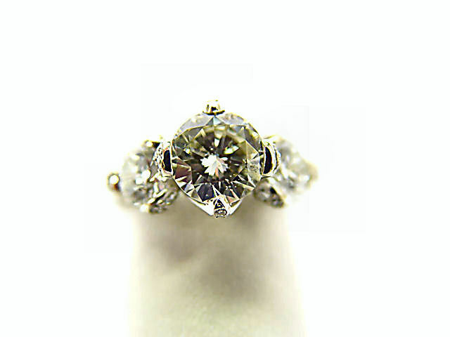CERTIFIED 3 STONE H SI2 PLATINUM ROUND CENTER 8.44X8.43X5.42MM 2 SIDE 5.98X