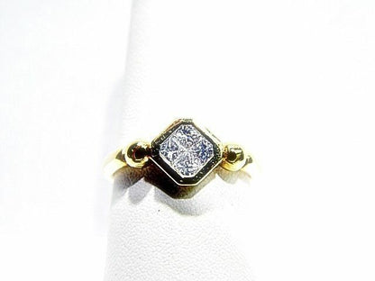 DIAMOND 4 TAPERED PRINCESS SHAPE INVISIBLE SET DIAMOND