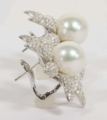 SOUTH SEA PEARL WITH DIAMOND ROUND BRILLIANT SHAPE EARRING