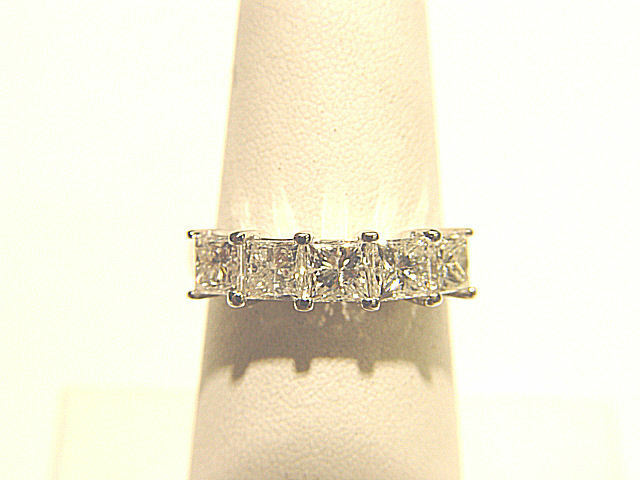 DIAMOND 5 STONE COMMON PRONG SET TOP SET BAND DIAMOND BAND DIAMOND RINGRING