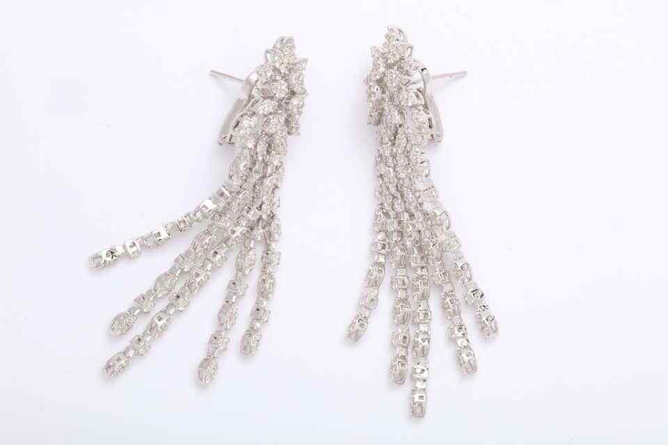 Classic Diamond Dangle Earring