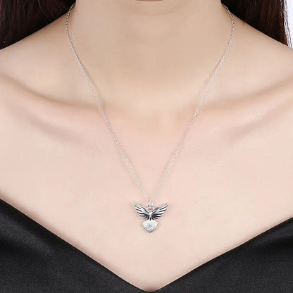 Pretty Women'S 925 Sterling Silver Heart Shaped Angel Wings Pendant Diamonds Nec