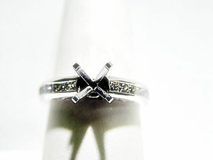 DIAMOND 14 PRINCESS SHAPE CHANNEL SET SETTING 4 PRONG DIAMOND
