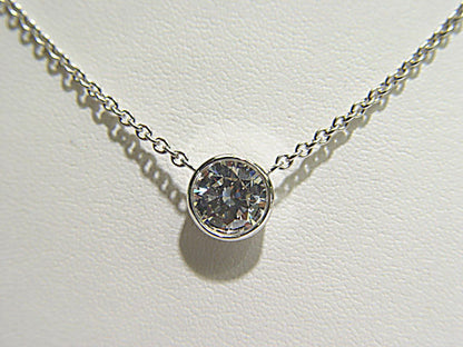 DIAMOND ROUND BRILLIANT SHAPE 6.89X6.89X3.92MM BEZEL SET DIAMOND PENDANT CHAIN