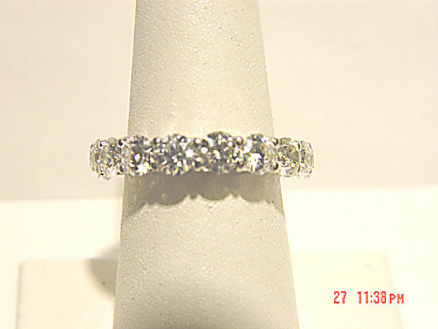 DIAMOND ROUND BRILLIANT SHAPE SET DIAMOND BAND 15 STONE 18 K WHITE GOLD