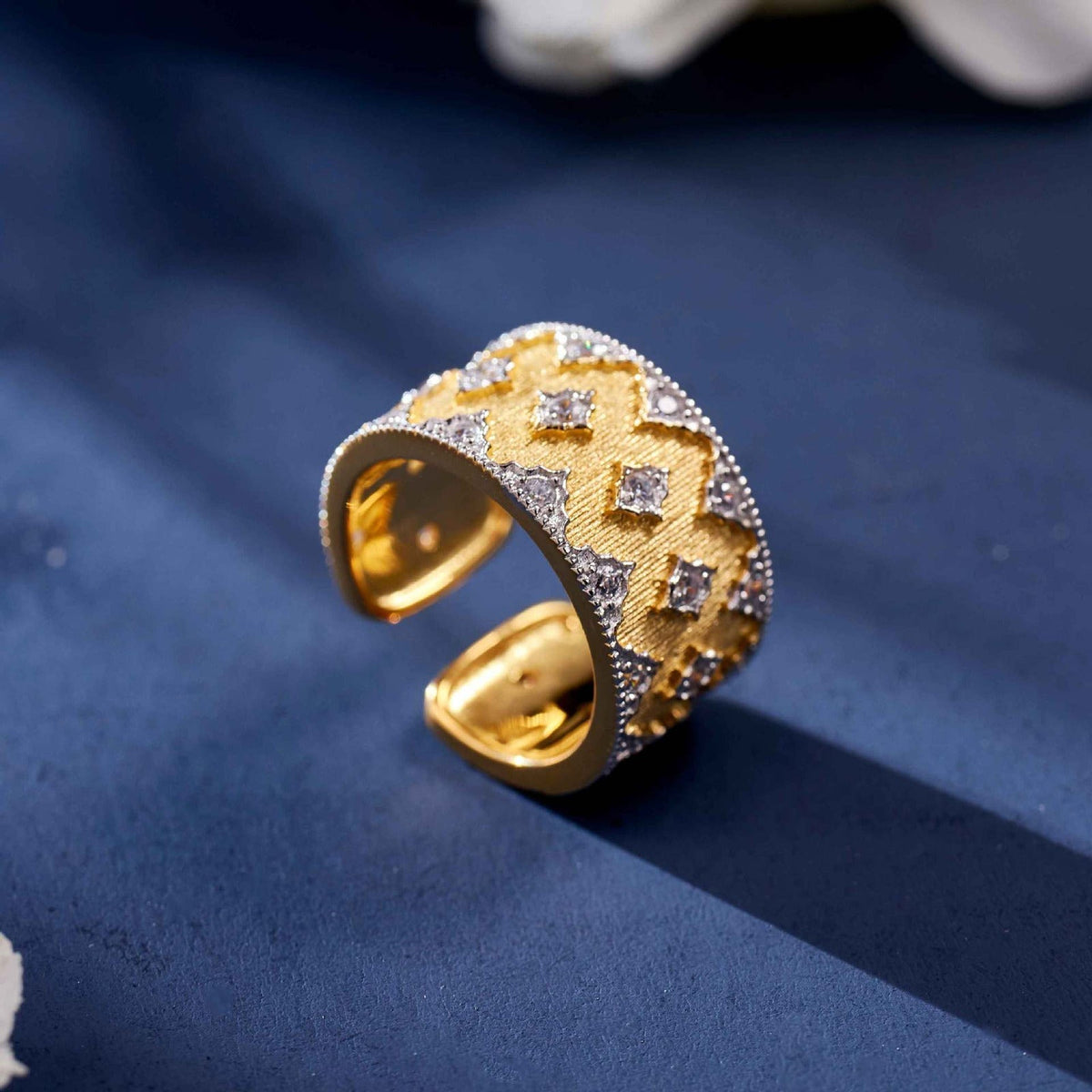 European and American Ins Two-Color Star Wide Ring