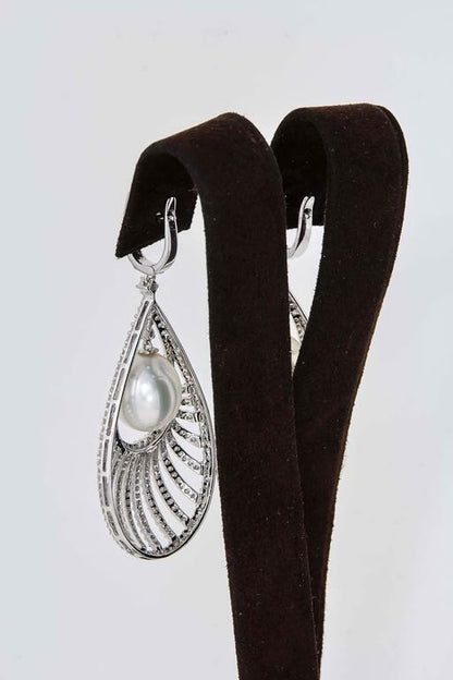 Pearl Diamond Gold Fashion Earrings 4.09 ct of F color VS clarity diamond 18 K