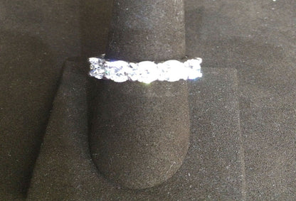 DIAMOND ROUND BRILLIANT SHAPE TOP SET DIAMOND BAND
