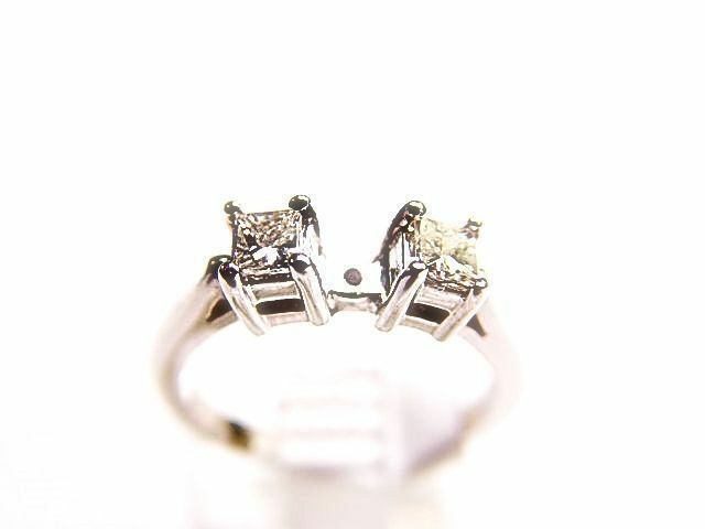 DIAMOND 2 PRINCESS SHAPE SETTING CENTER BASKET