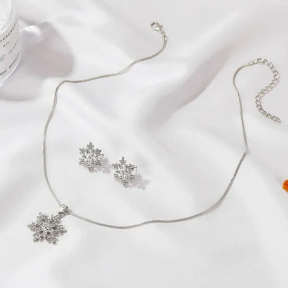 Elegant Crystal Snowflake Earrings Necklace Set Temperament Ladies Zirconia Snow