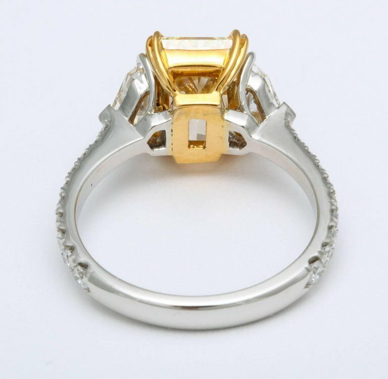 GIA Certified Fancy Yellow Diamond Ring 2.34 carat Fancy Yellow Radiant Platinum