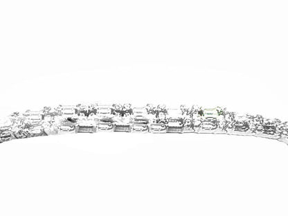 8.64 ct round brilliant baguette shape prong set G color VS1/2 clarity 18 k gold