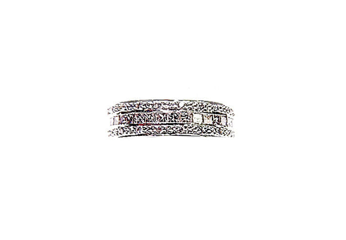A ROW CENTER PRINCESS SHAPE SIDE 2 ROW ROUND BRILLIANT
