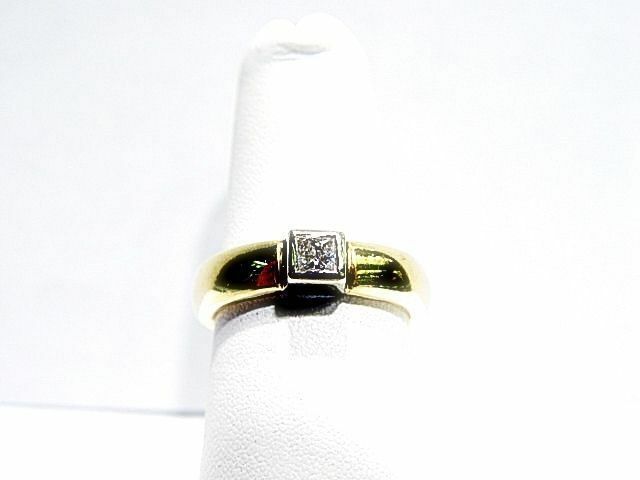 DIAMOND PRINCESS SHAPE BEZEL SET DIAMOND BAND