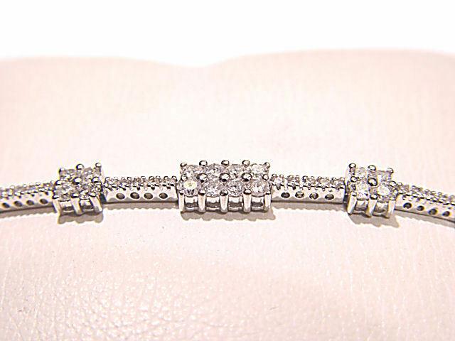 ROUND BRILLIANT CUT DIAMOND BOX AND LINE TENNIS DIAMOND BRACELET