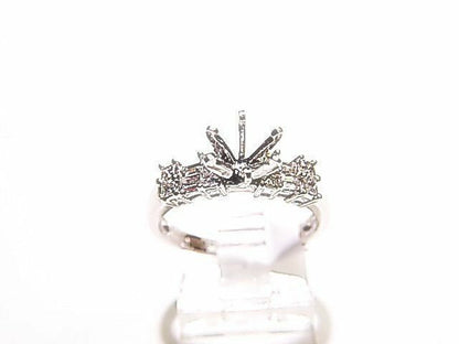 DIAMOND 8 PRINCESS SHAPE 4 BAGUETTE SHAPE SETTING 6 PRONG